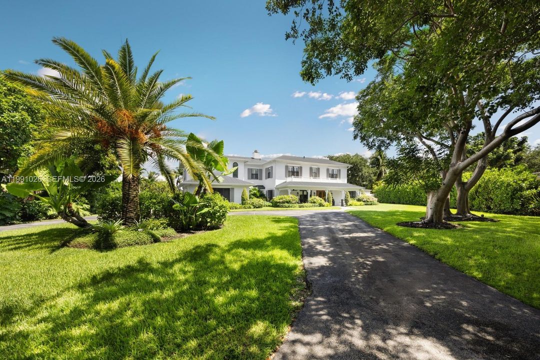 Active With Contract: $2,800,000 (5 beds, 4 baths, 4633 Square Feet)
