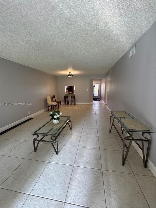 LIVING ROOM-2