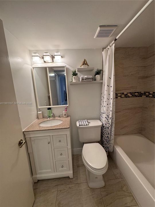GUESS BATHROOM
