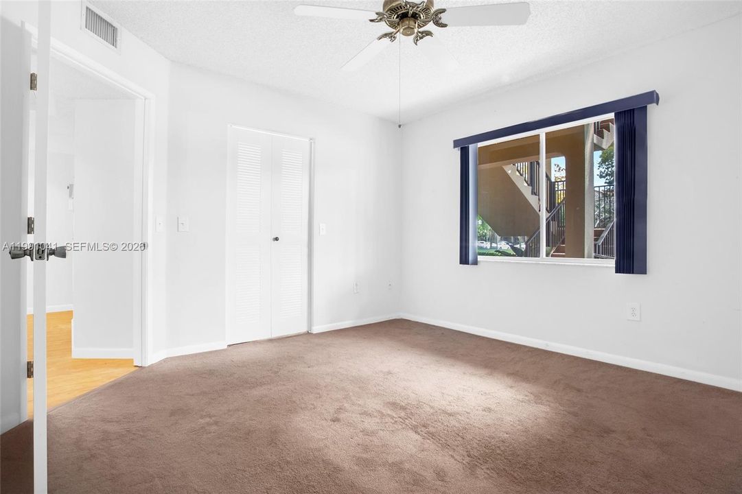 SPACIOUS GUEST BEDROOM