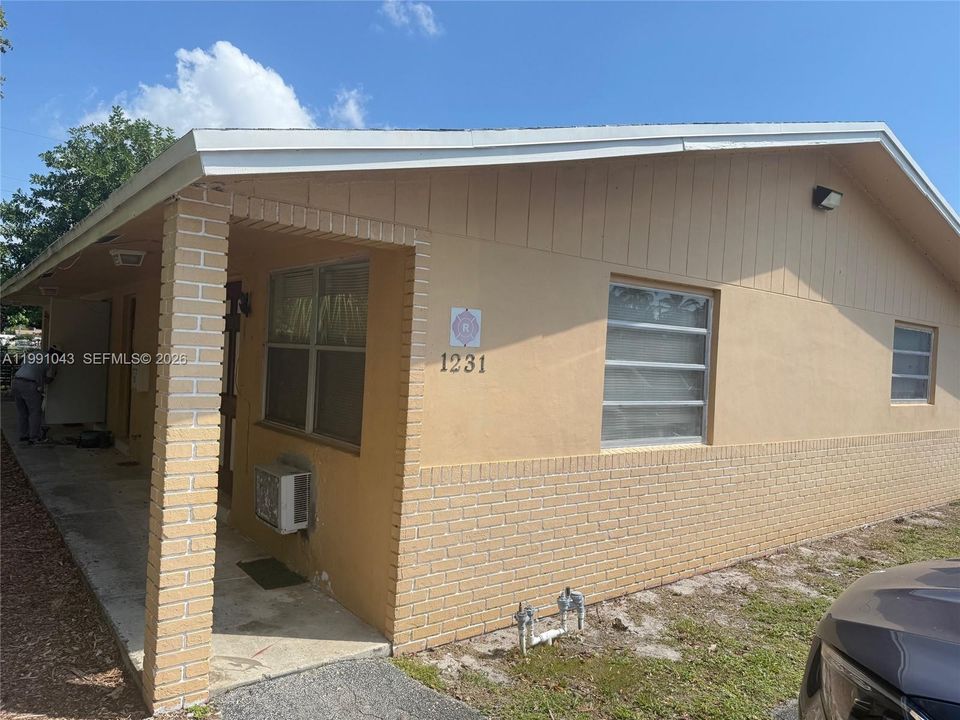 Recently Rented: $1,475 (1 beds, 1 baths, 1942 Square Feet)
