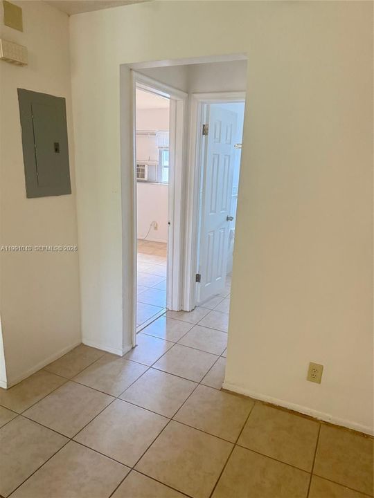 Recently Rented: $1,475 (1 beds, 1 baths, 1942 Square Feet)
