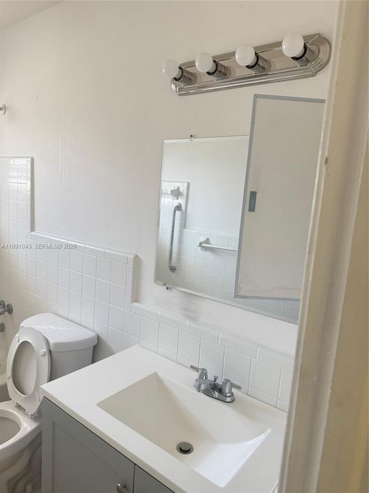 Recently Rented: $1,475 (1 beds, 1 baths, 1942 Square Feet)