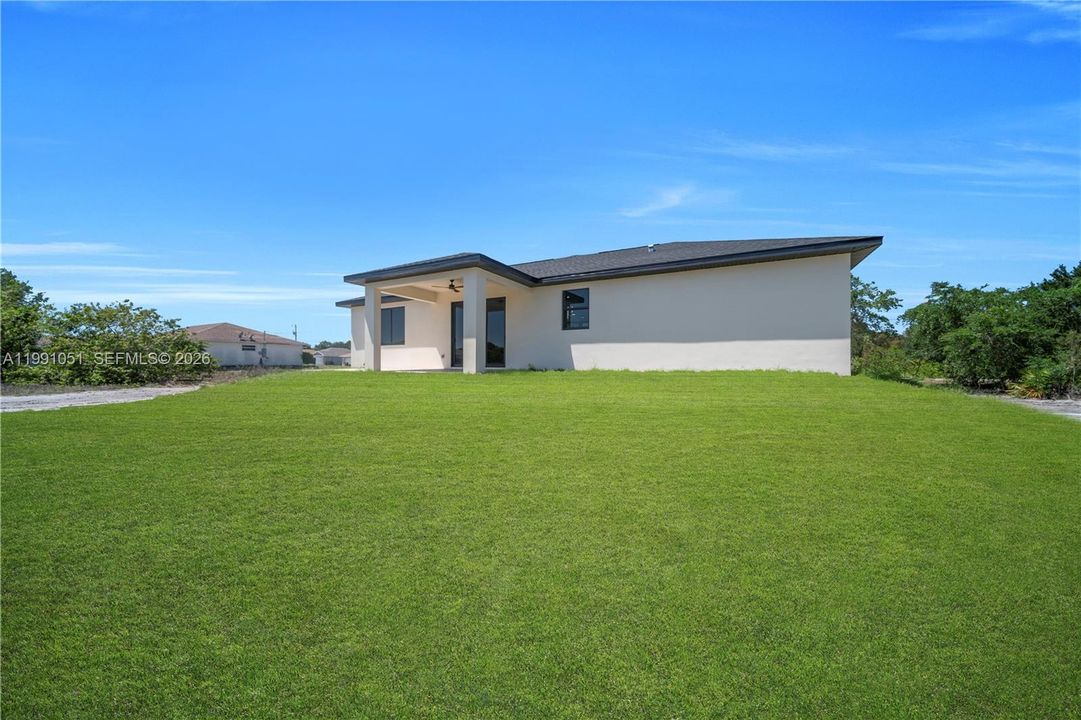 Activo con contrato: $389,000 (4 camas, 3 baños, 1778 Pies cuadrados)