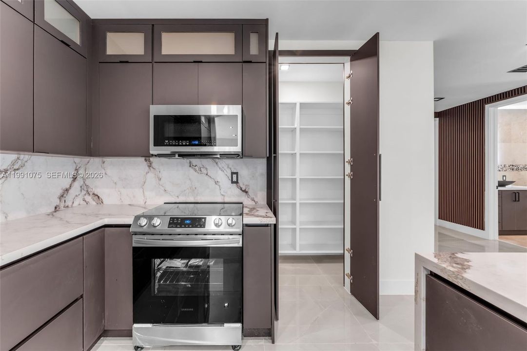 На продажу: $1,899,000 (3 спален, 2 ванн, 2184 Квадратных фут)
