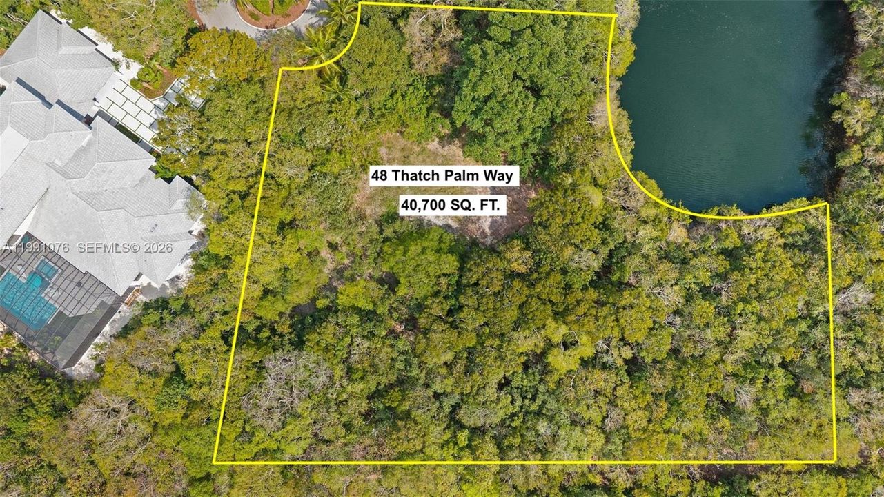 На продажу: $4,500,000 (0.93 acres)