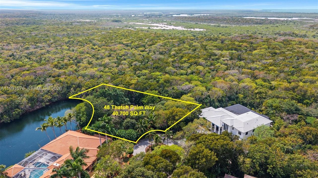 На продажу: $4,500,000 (0.93 acres)