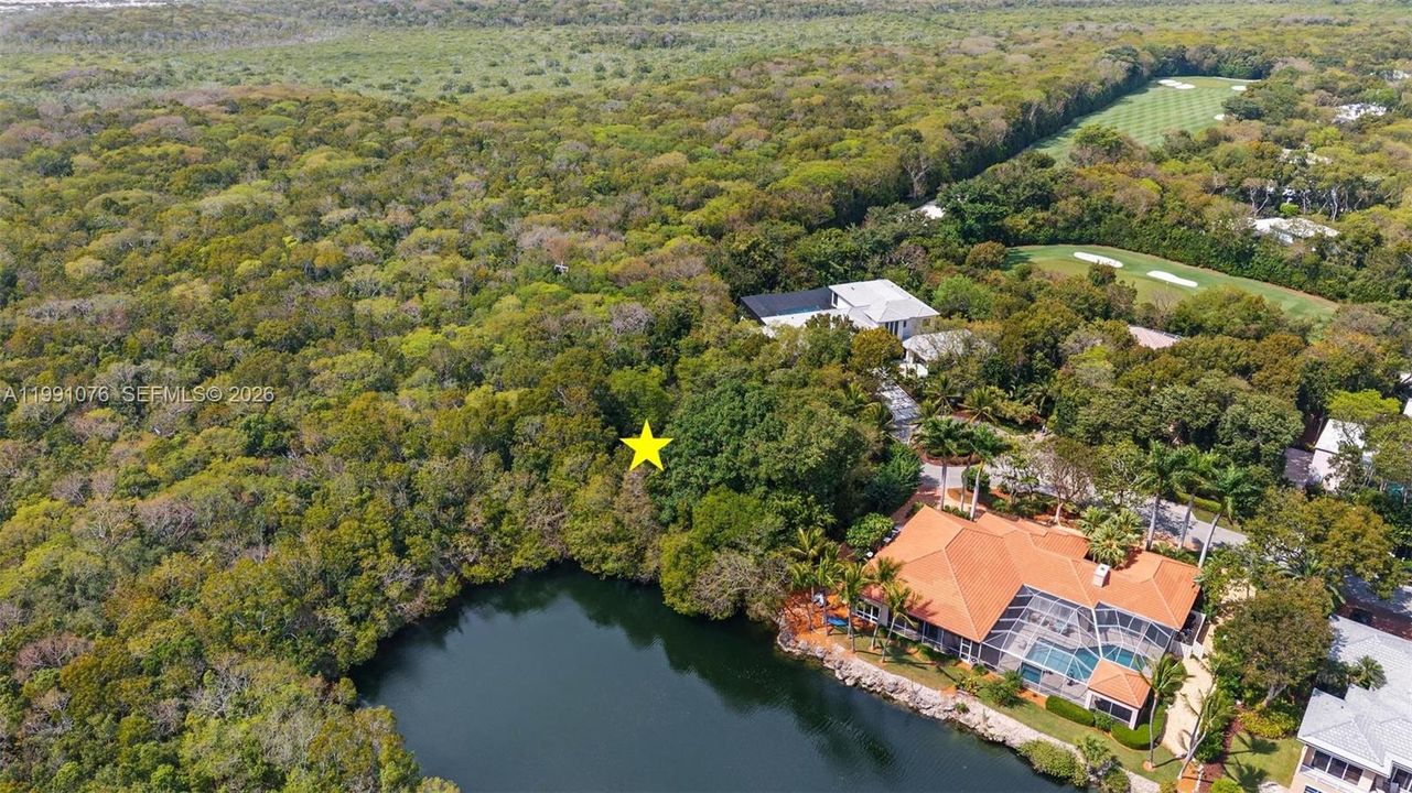 На продажу: $4,500,000 (0.93 acres)