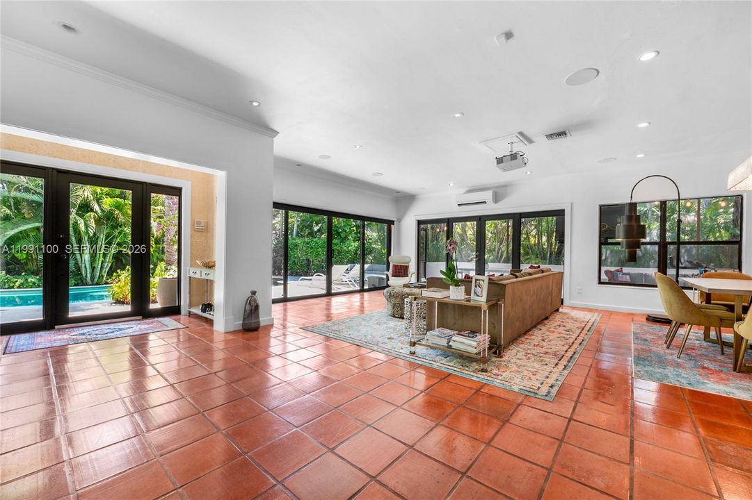 For Sale: $3,495,000 (3 beds, 3 baths, 2652 Square Feet)