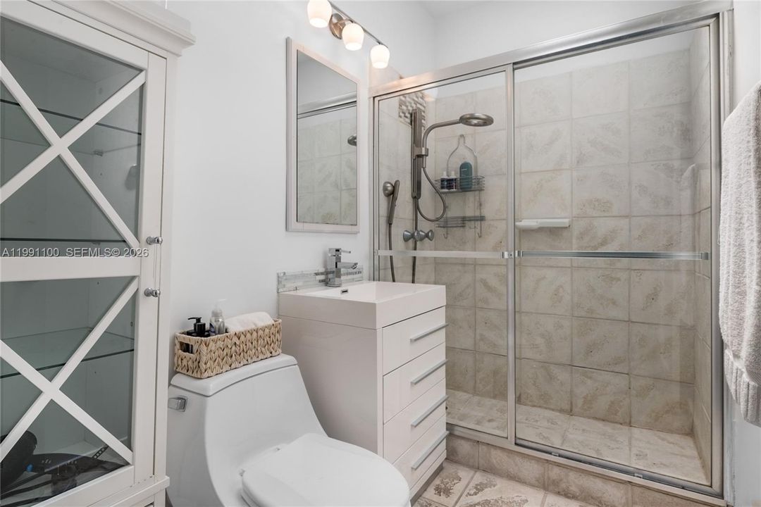 For Sale: $3,495,000 (3 beds, 3 baths, 2652 Square Feet)