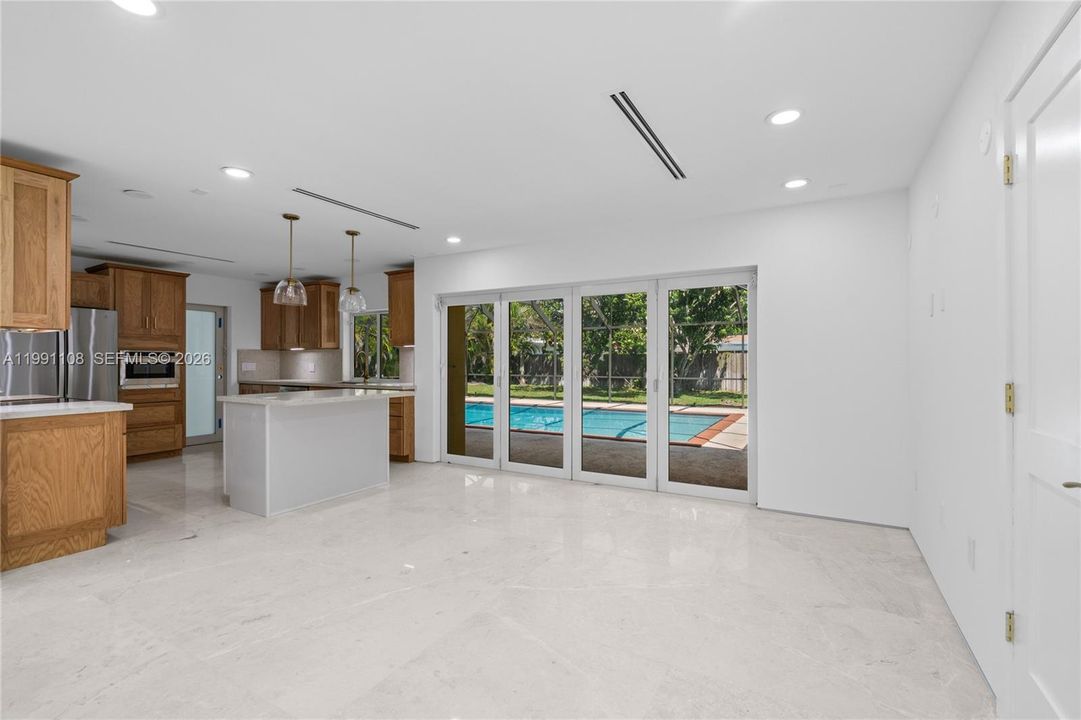 For Sale: $1,600,000 (3 beds, 2 baths, 2400 Square Feet)