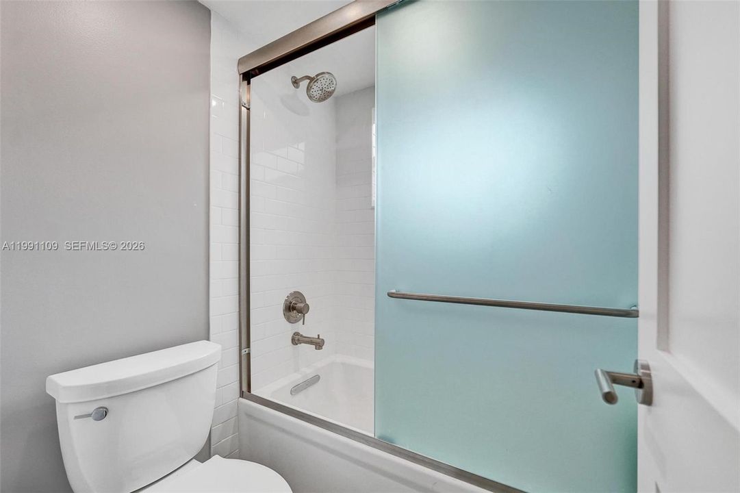 Activo con contrato: $264,900 (3 camas, 2 baños, 1260 Pies cuadrados)