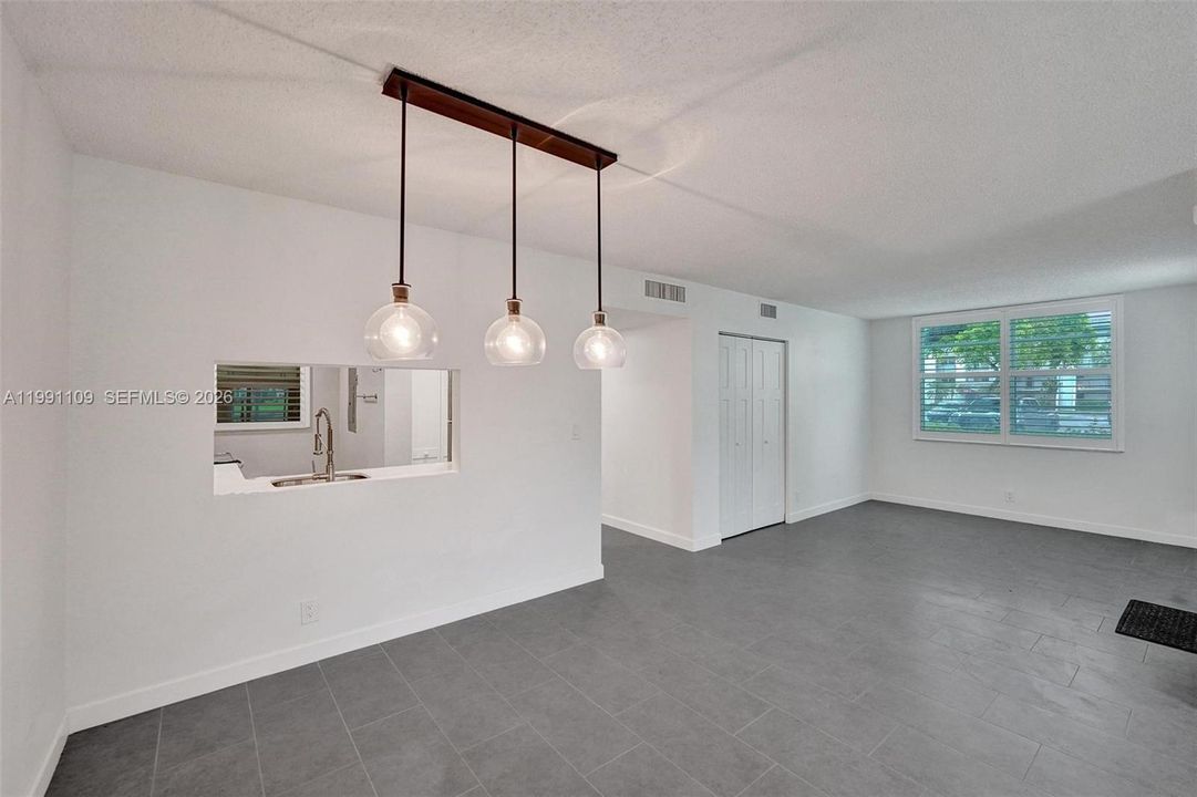 Activo con contrato: $264,900 (3 camas, 2 baños, 1260 Pies cuadrados)