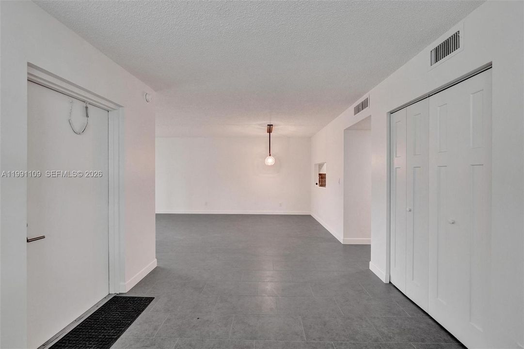 Activo con contrato: $264,900 (3 camas, 2 baños, 1260 Pies cuadrados)