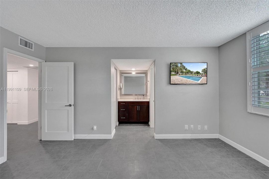 Activo con contrato: $264,900 (3 camas, 2 baños, 1260 Pies cuadrados)