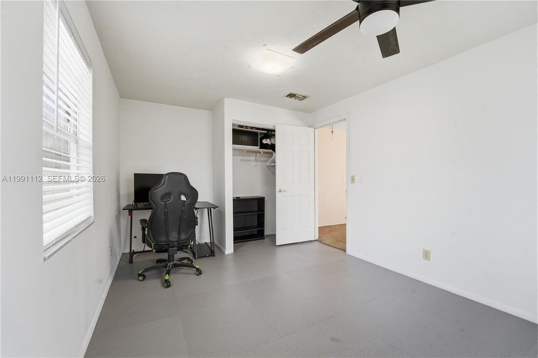 Vendido Recientemente: $465,000 (5 camas, 2 baños, 1933 Pies cuadrados)