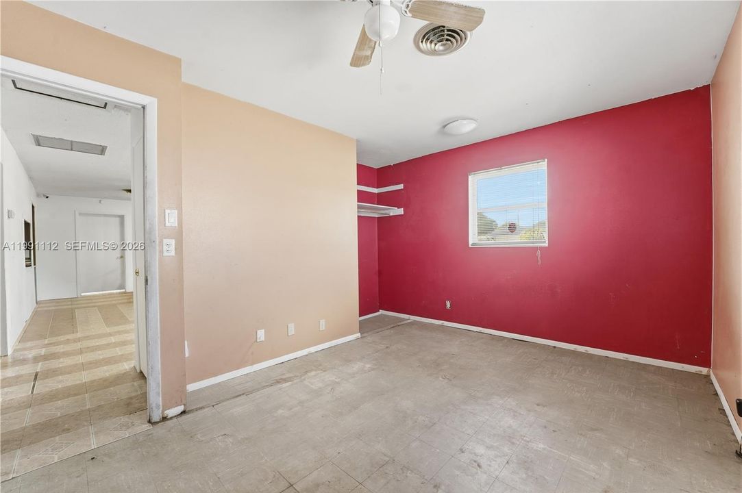 Vendido Recientemente: $465,000 (5 camas, 2 baños, 1933 Pies cuadrados)