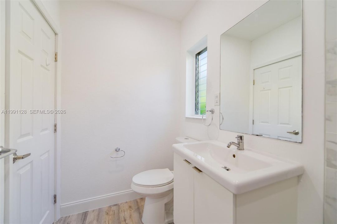 2nd Bathroom
