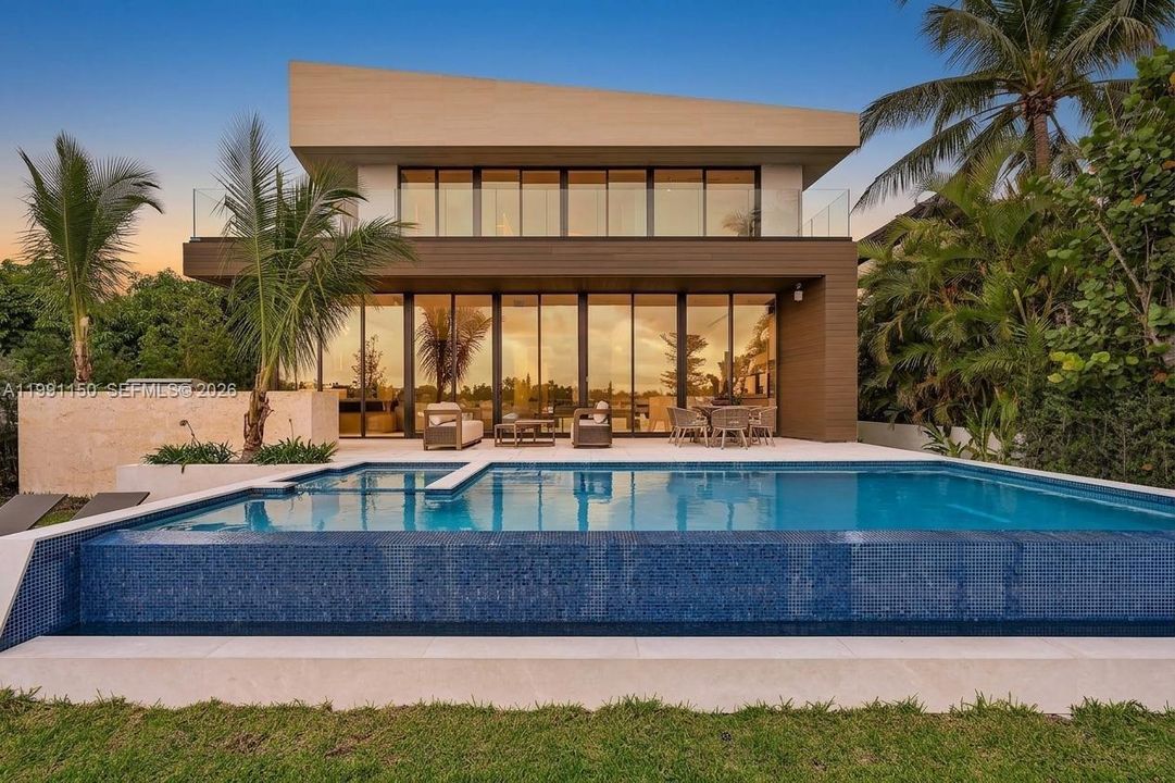 На продажу: $15,750,000 (5 спален, 6 ванн, 5094 Квадратных фут)