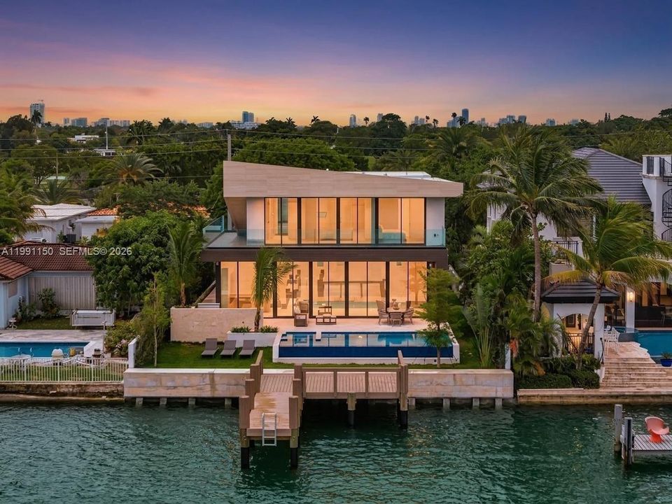 На продажу: $15,750,000 (5 спален, 6 ванн, 5094 Квадратных фут)