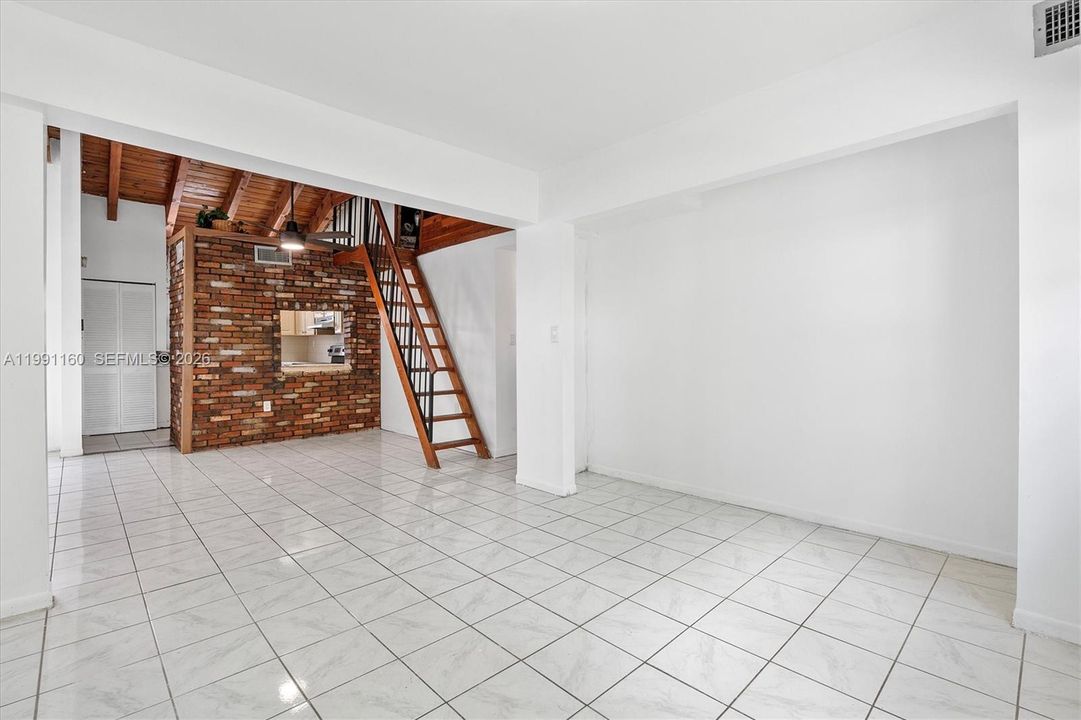 В аренду: $2,850 (3 спален, 2 ванн, 1235 Квадратных фут)