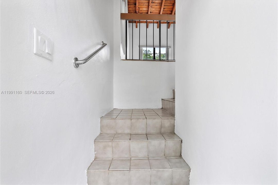 В аренду: $2,850 (3 спален, 2 ванн, 1235 Квадратных фут)