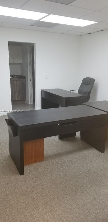 В аренду: $1,350 (0 спален, 0 ванн, 0 Квадратных фут)