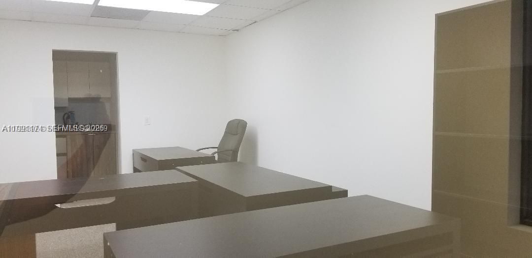 В аренду: $1,350 (0 спален, 0 ванн, 0 Квадратных фут)