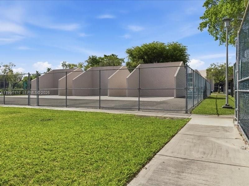 Activo con contrato: $276,500 (2 camas, 2 baños, 965 Pies cuadrados)