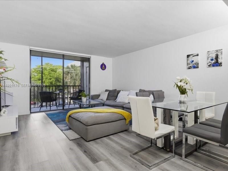 Activo con contrato: $276,500 (2 camas, 2 baños, 965 Pies cuadrados)