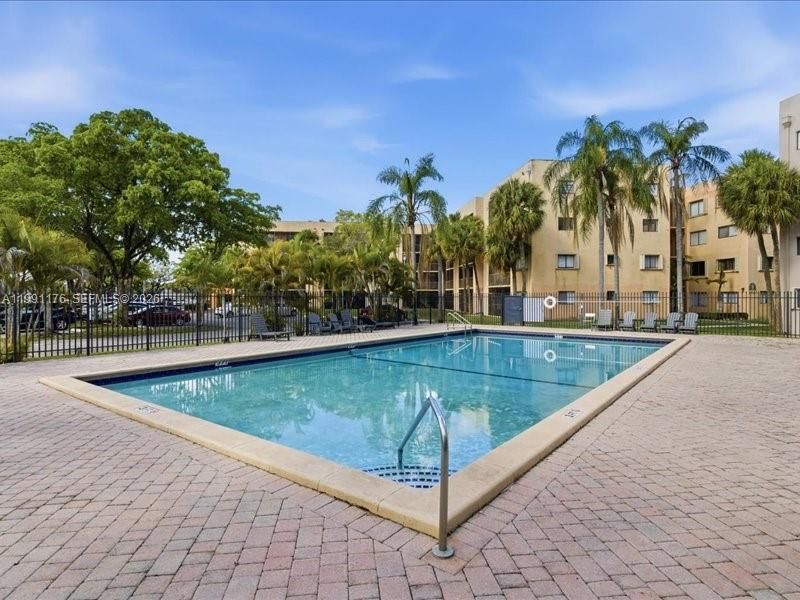 Activo con contrato: $276,500 (2 camas, 2 baños, 965 Pies cuadrados)