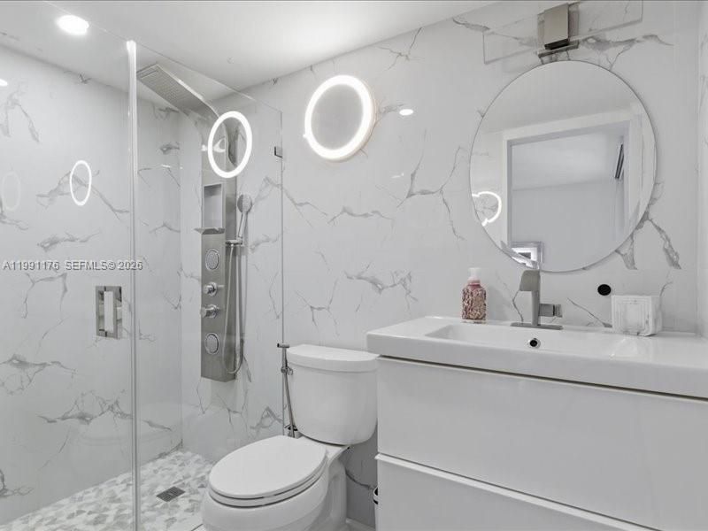 Activo con contrato: $276,500 (2 camas, 2 baños, 965 Pies cuadrados)