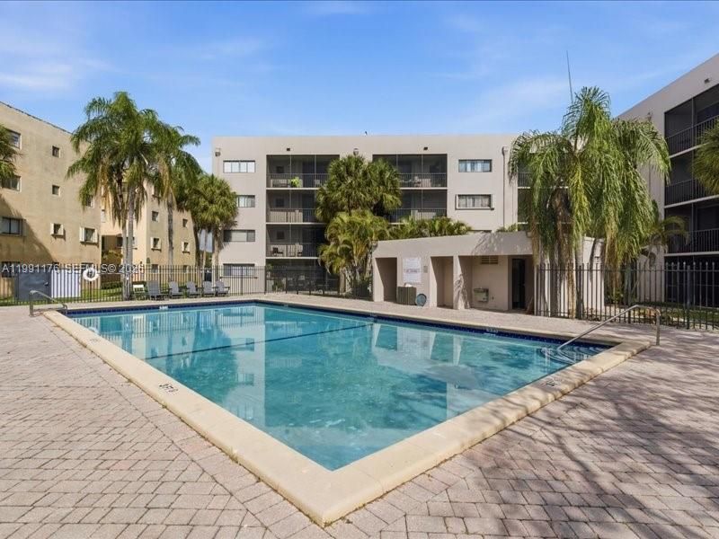 Activo con contrato: $276,500 (2 camas, 2 baños, 965 Pies cuadrados)