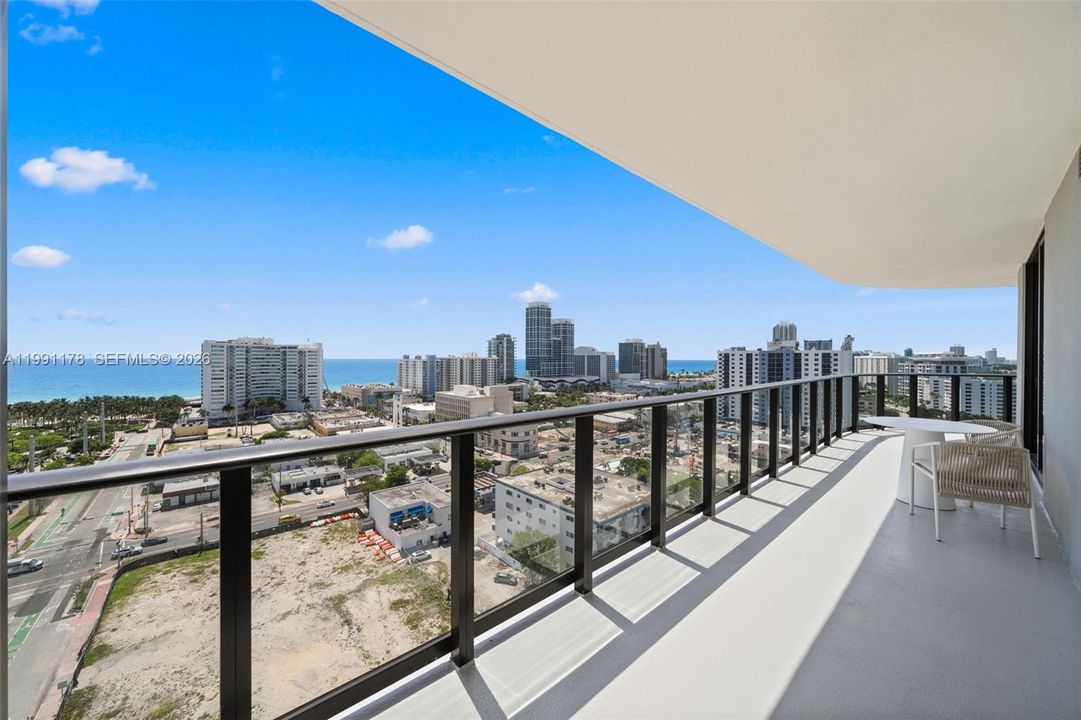 For Sale: $1,750,000 (2 beds, 2 baths, 884 Square Feet)