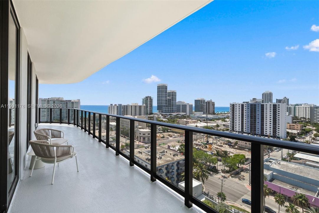 For Sale: $1,750,000 (2 beds, 2 baths, 884 Square Feet)