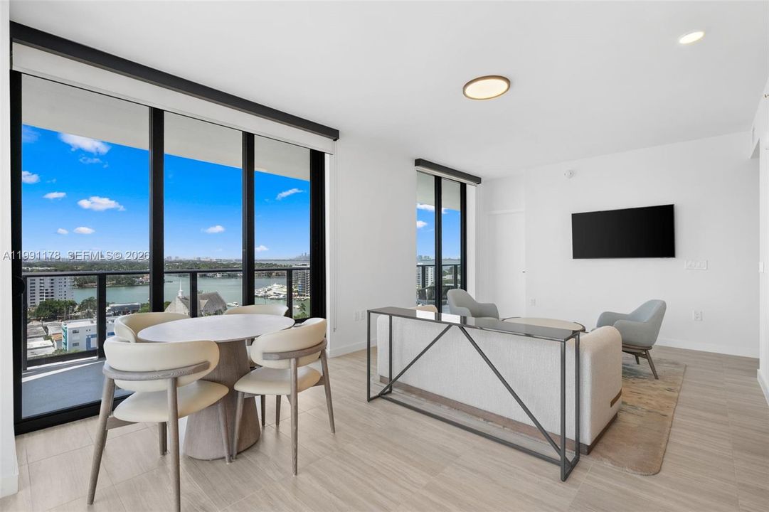 For Sale: $1,750,000 (2 beds, 2 baths, 884 Square Feet)