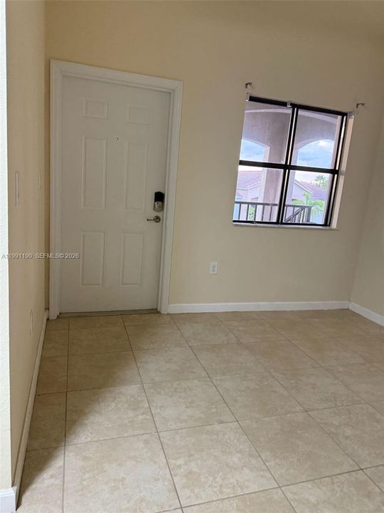 En Venta: $275,000 (2 camas, 2 baños, 817 Pies cuadrados)