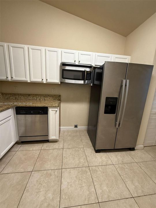 En Venta: $275,000 (2 camas, 2 baños, 817 Pies cuadrados)