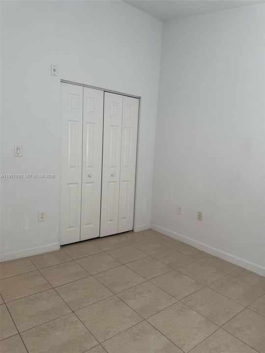 En Venta: $275,000 (2 camas, 2 baños, 817 Pies cuadrados)