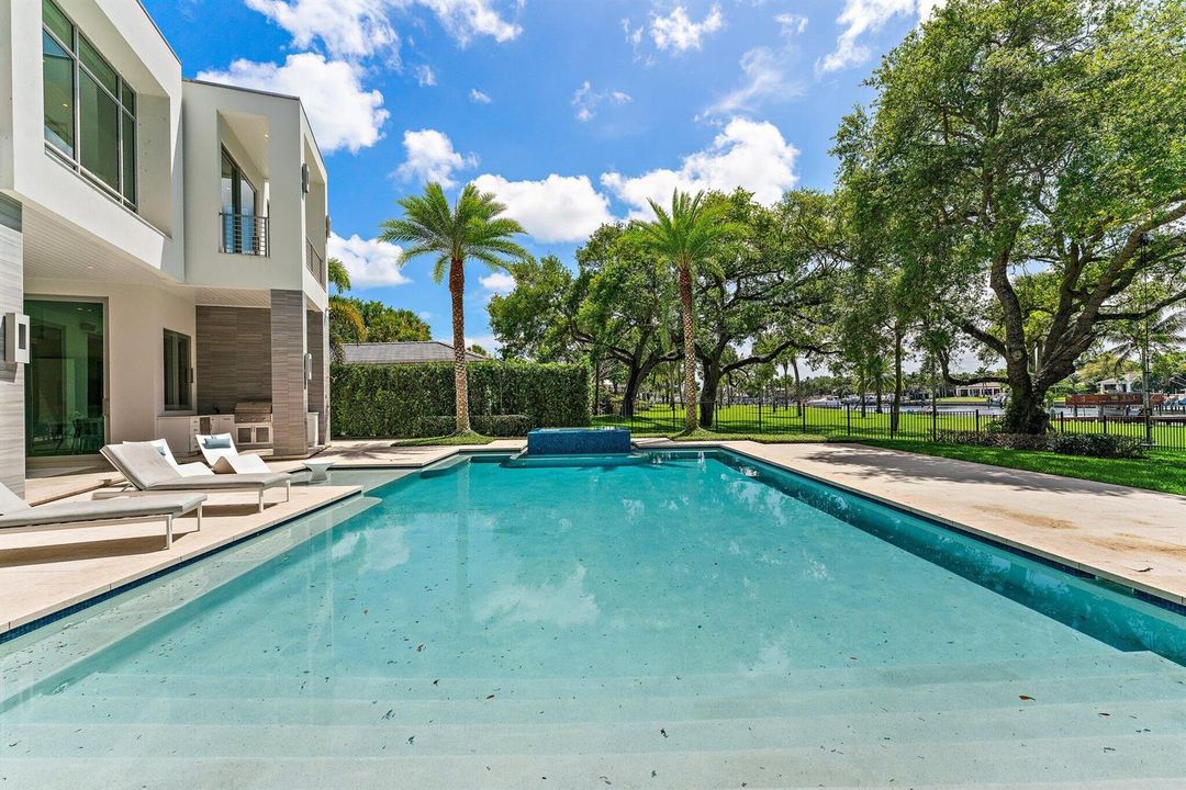 Pool & Spa