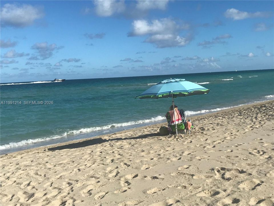 En Venta: $999,500 (3 camas, 3 baños, 1620 Pies cuadrados)