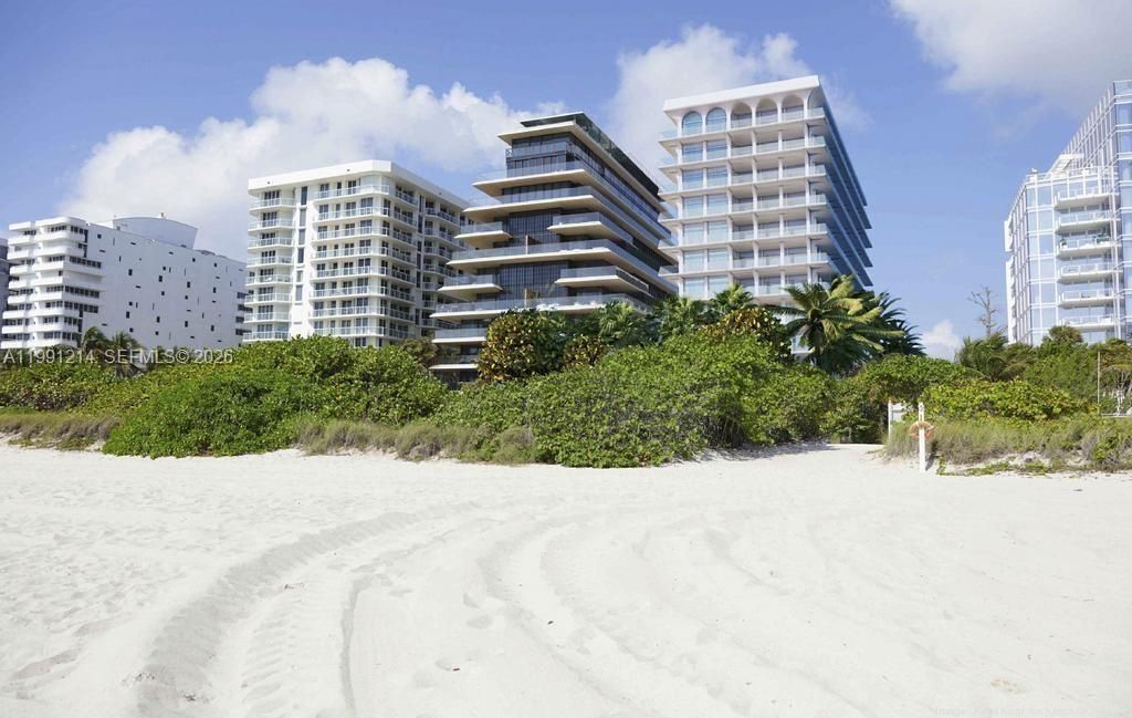 En Venta: $999,500 (3 camas, 3 baños, 1620 Pies cuadrados)