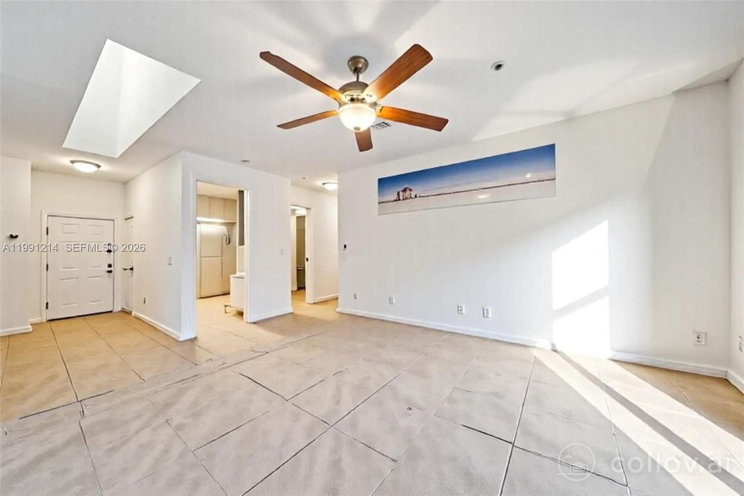 En Venta: $999,500 (3 camas, 3 baños, 1620 Pies cuadrados)