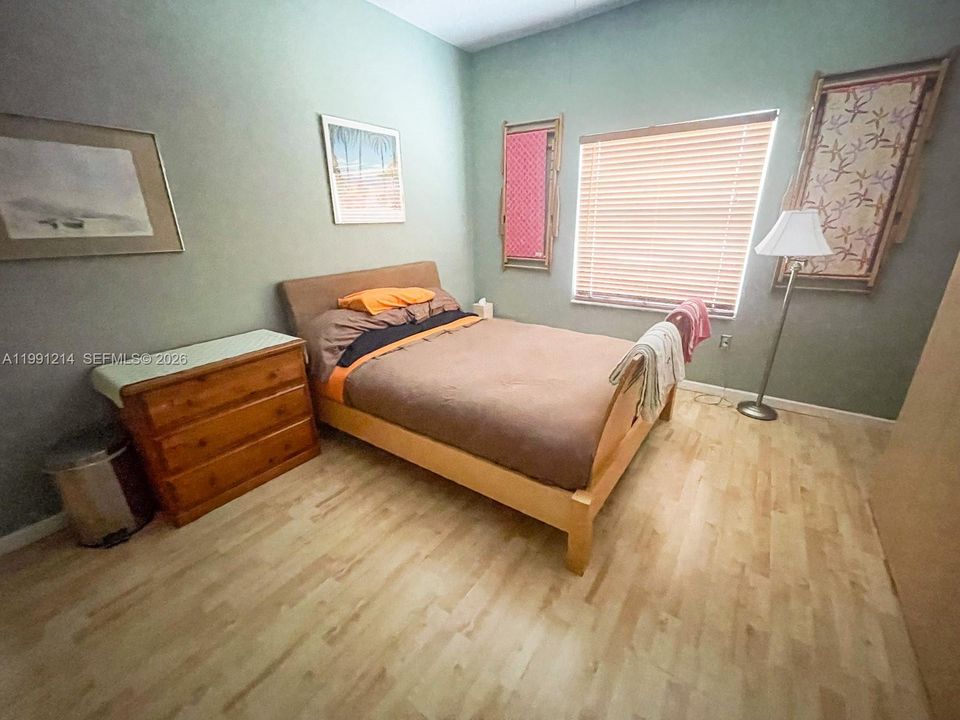 En Venta: $999,500 (3 camas, 3 baños, 1620 Pies cuadrados)