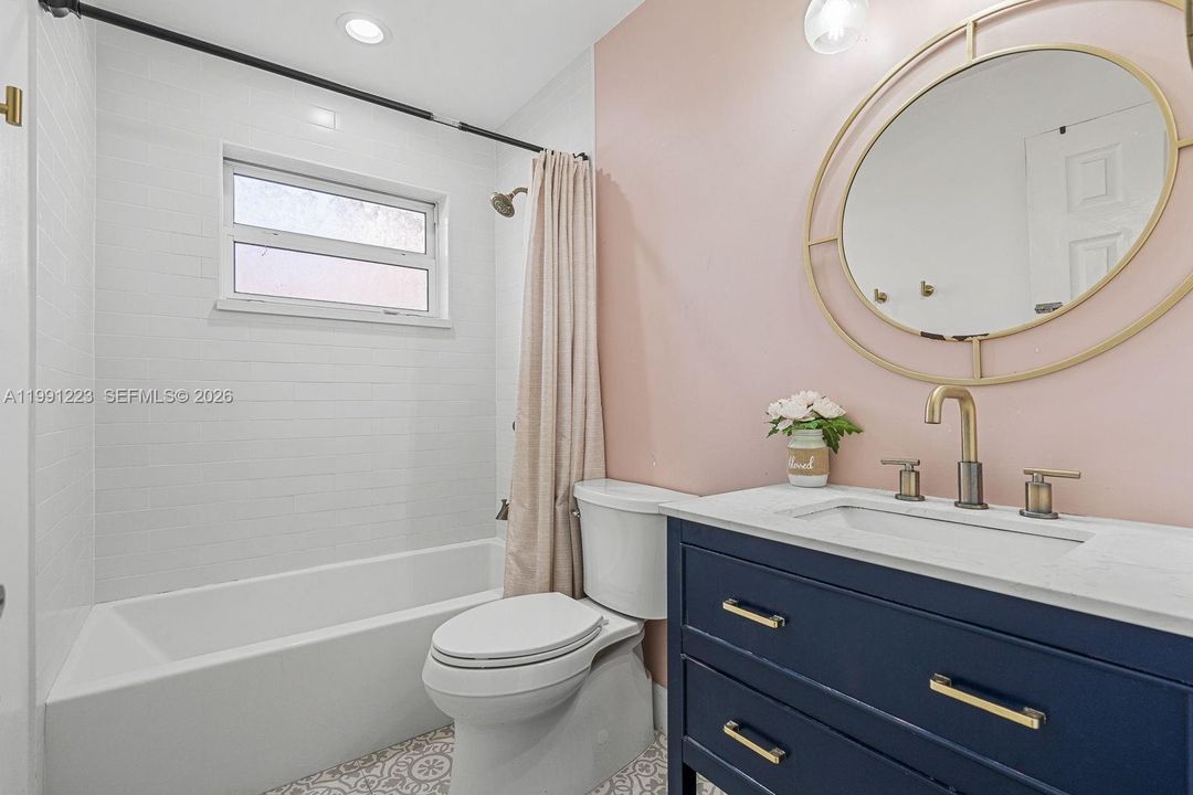 En Venta: $359,000 (3 camas, 2 baños, 1141 Pies cuadrados)