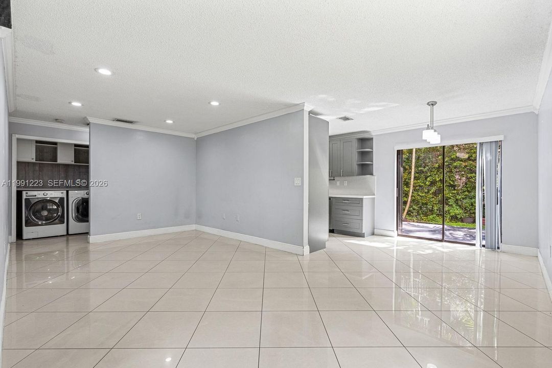 En Venta: $359,000 (3 camas, 2 baños, 1141 Pies cuadrados)