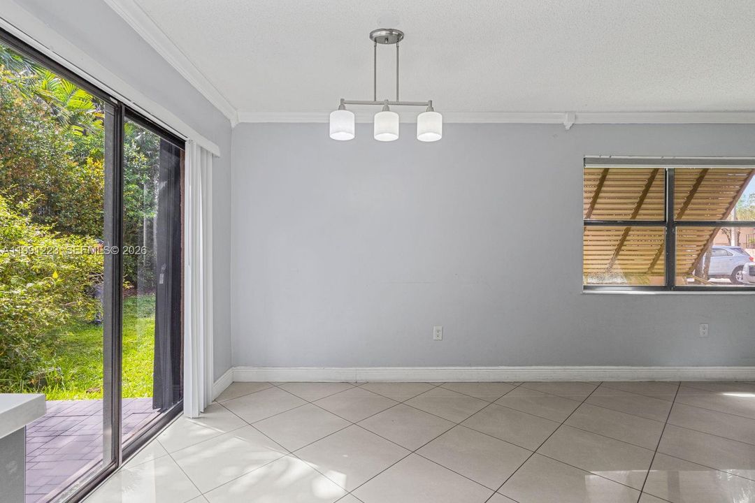 En Venta: $359,000 (3 camas, 2 baños, 1141 Pies cuadrados)