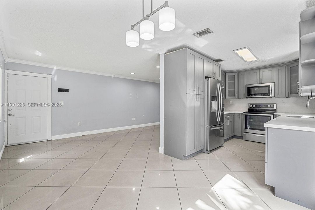 En Venta: $359,000 (3 camas, 2 baños, 1141 Pies cuadrados)