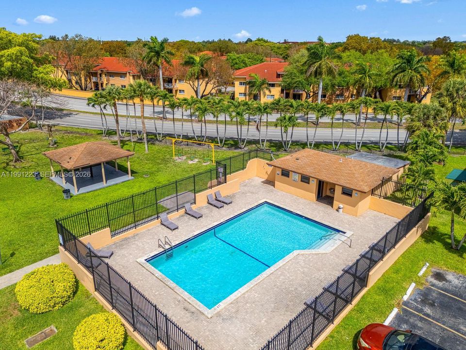 En Venta: $359,000 (3 camas, 2 baños, 1141 Pies cuadrados)