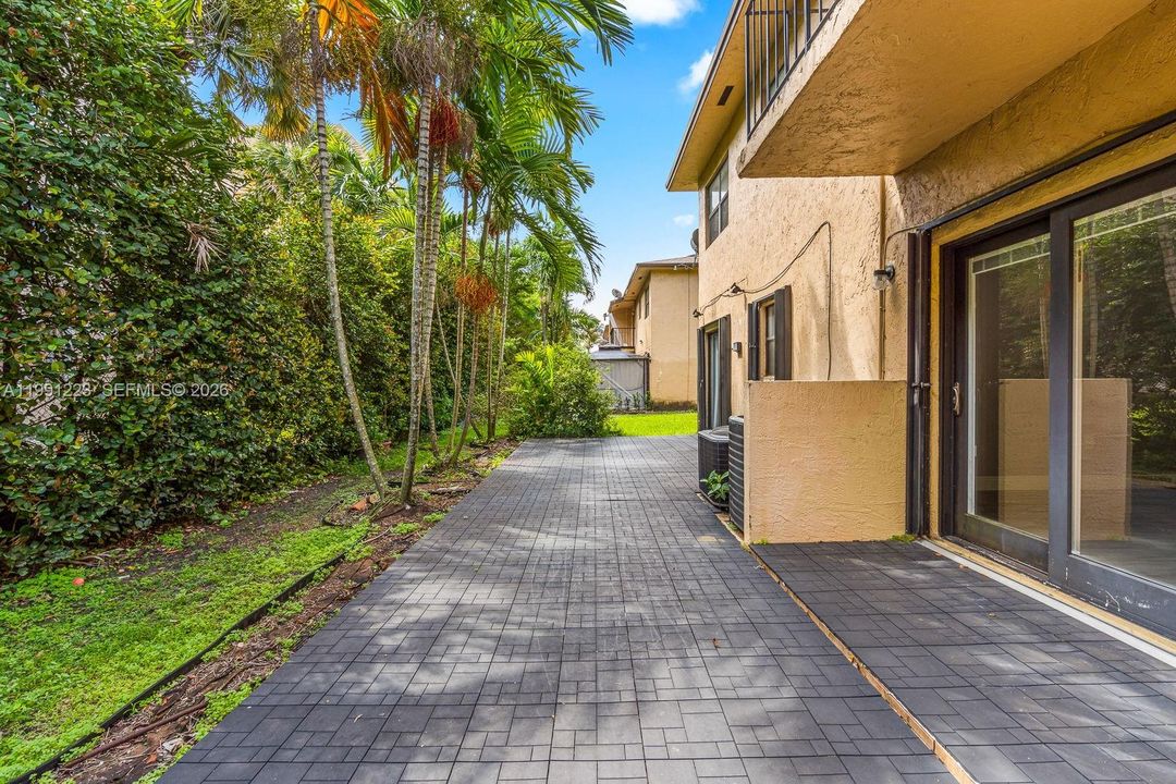 En Venta: $359,000 (3 camas, 2 baños, 1141 Pies cuadrados)